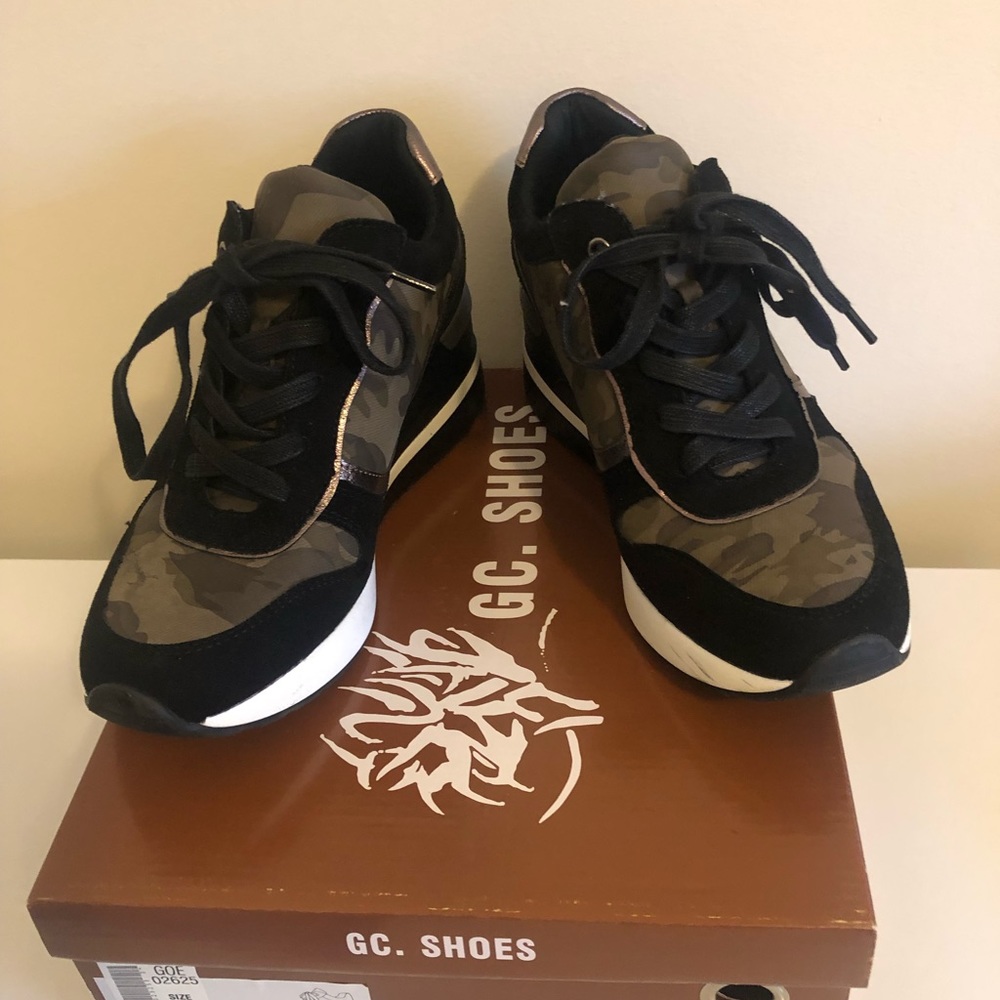 G.C women’s shoes sneakers size 8.5 NWOT
